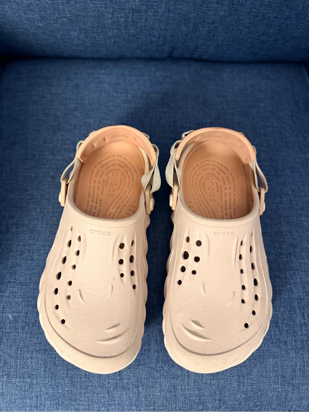CROCS Classic Sandal Clog in Light Pink